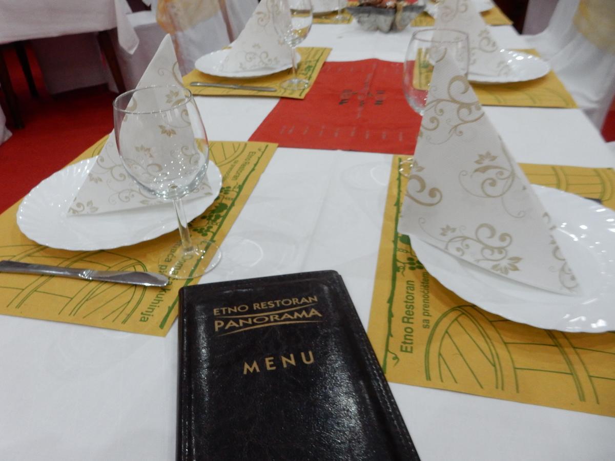 Panorama Lomnica Bed & Breakfast เดสโปโตวัก ภายนอก รูปภาพ