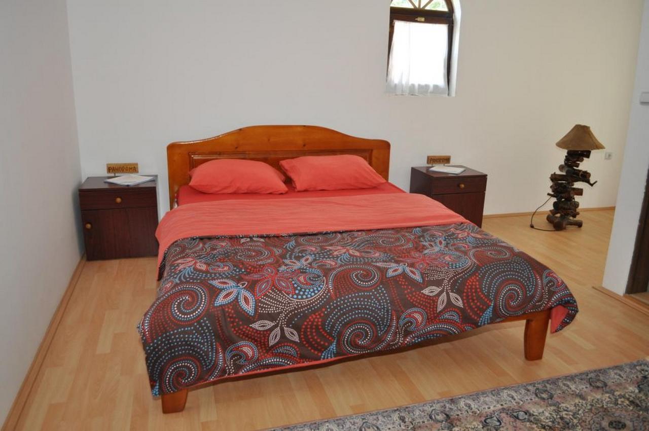 Panorama Lomnica Bed & Breakfast เดสโปโตวัก ภายนอก รูปภาพ