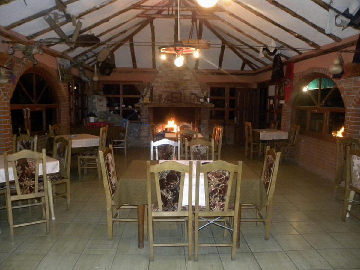 Panorama Lomnica Bed & Breakfast เดสโปโตวัก ภายนอก รูปภาพ